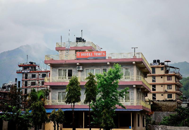 Oyo 575 Api Suites Pokhara Exterior photo