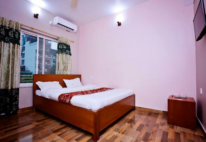 Oyo 575 Api Suites Pokhara Exterior photo