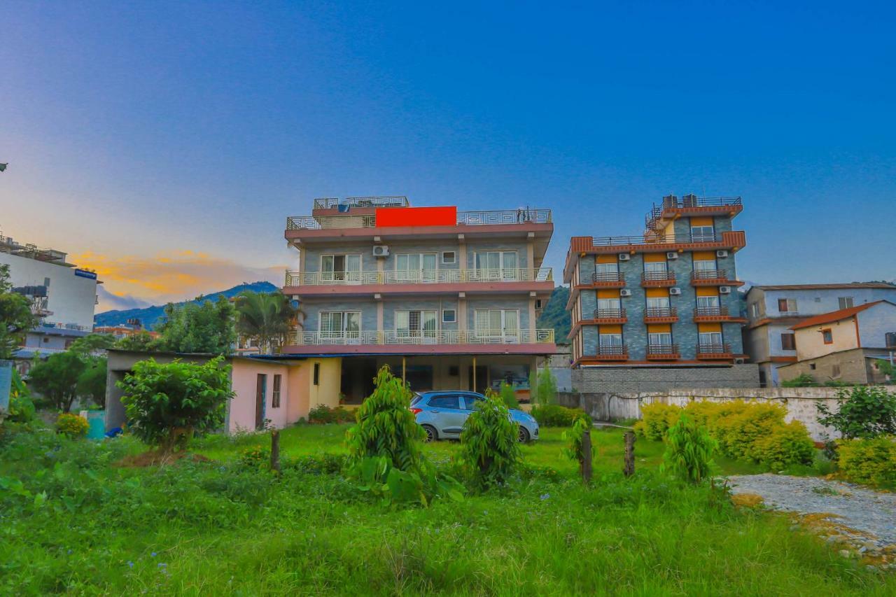 Oyo 575 Api Suites Pokhara Exterior photo