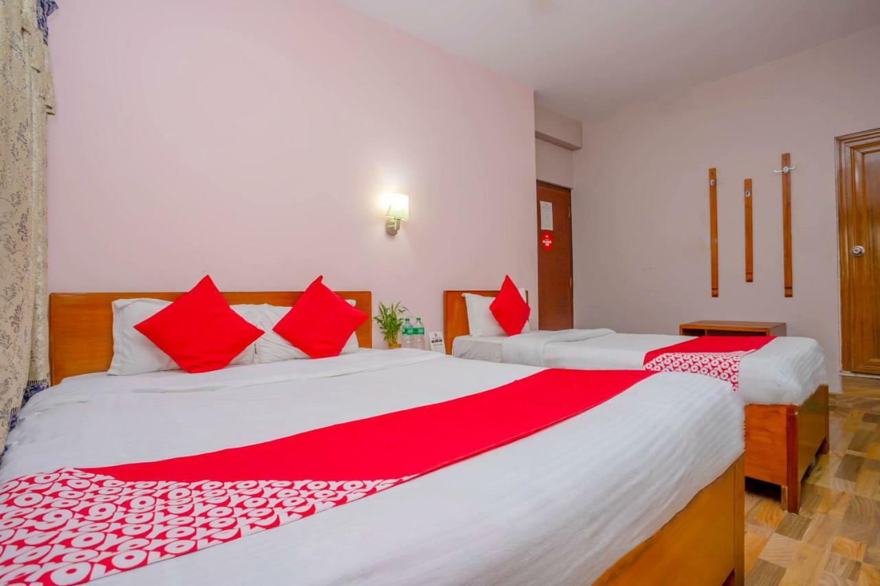 Oyo 575 Api Suites Pokhara Exterior photo