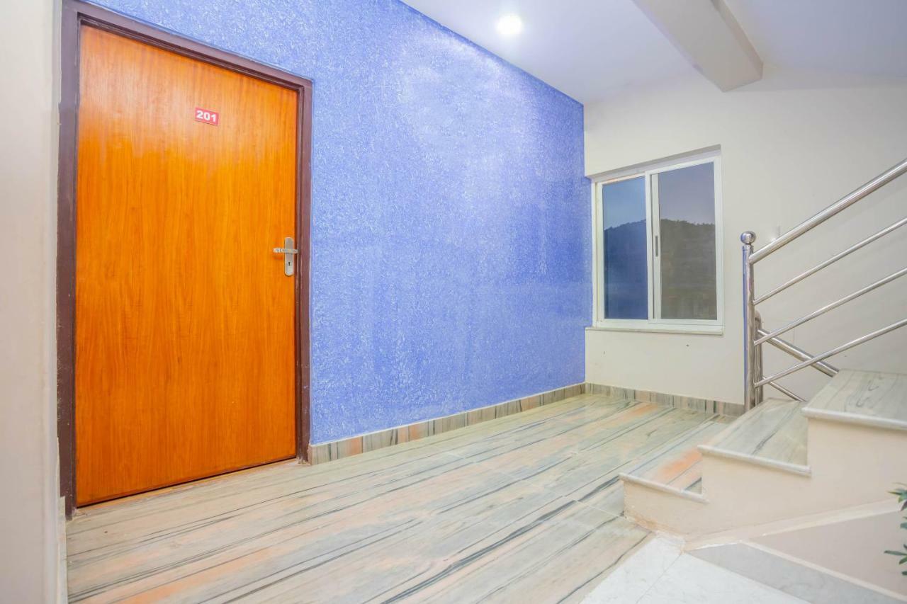 Oyo 575 Api Suites Pokhara Exterior photo